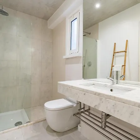 Altido Graca 1bedroom With Green Terrace & Bbq * Lisbon